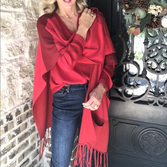 Cabi- fringe poncho shawl - Picture 14 of 15